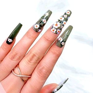 Floral nails